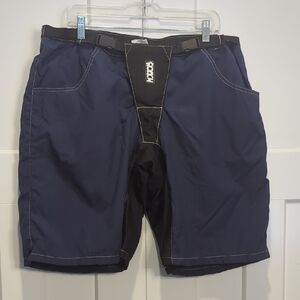 Roach Vintage 90's Two Tone Mountain Bike Shorts Size 42